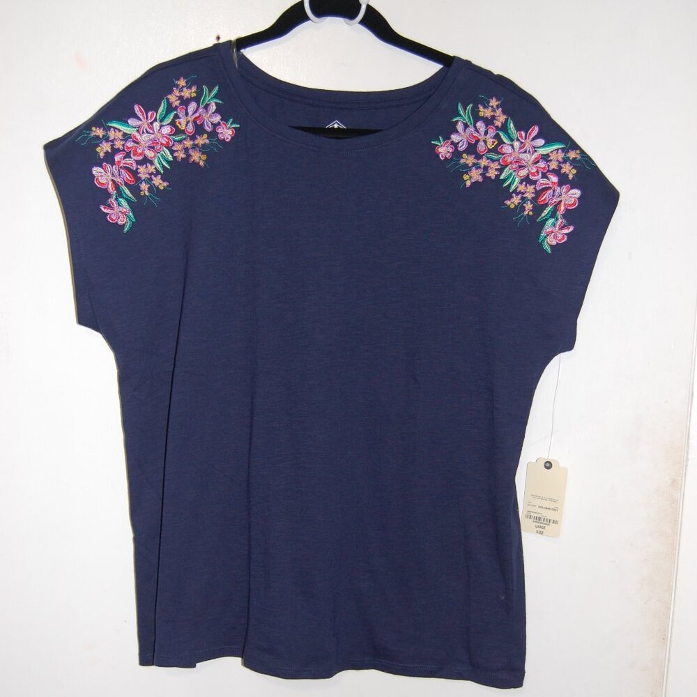NWT, 100% cotton, embroidered tee